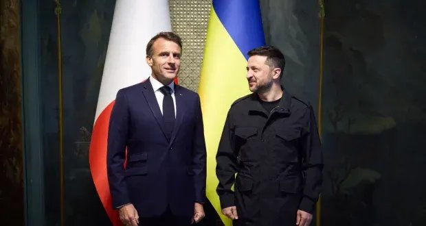 ماكرون ينتقد مبادرة بوتين للمفاوضات المباشرة مع أوكرانيا ويصفها بـ "غير الكافية"