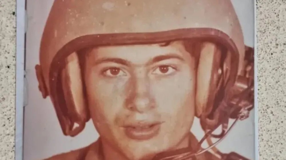 بعد 40 عامًا.. إسرائيل تستعيد رفات جندي قُتل في معركة مع سوريا بلبنان عام 1982