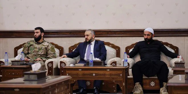 وزير الدفاع يستقبل وفداً من جرمانا ويؤكد على وحدة سوريا