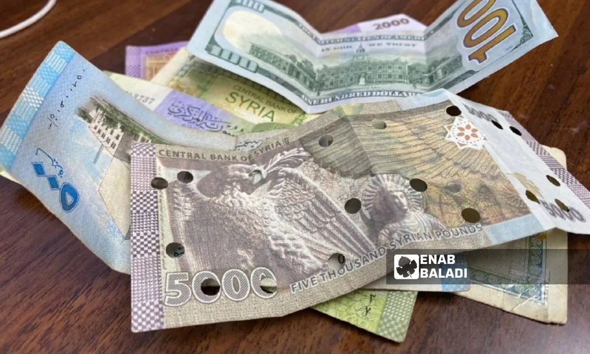 تزوير العملة يهدد الاقتصاد السوري: عصابات تنشط وتفاقم الأزمة المعيشية