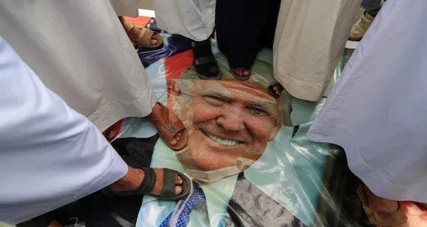 كيف أجبرت صنعاء واشنطن على التراجع: القصة الكاملة لمواجهة اليمن و حاملة الطائرات "ترومان"