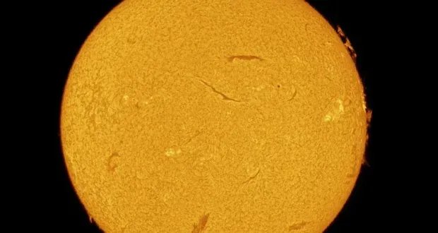 مرصد الختم الفلكي في أبوظبي يوثق ألسنة اللهب الشمسية بتلسكوب متخصص