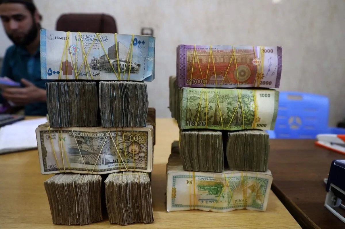 تحديث فوري: أسعار الدولار واليورو والذهب مقابل الليرة السورية في السوق السوداء اليوم 12 مايو 2025