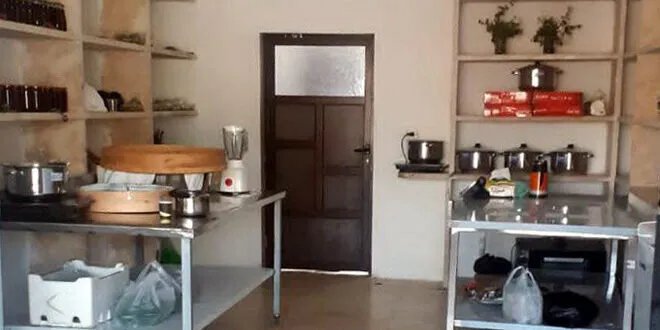 من قلب الريف السوري: قصة نجاح نساء أم الطيور في تصنيع المنتجات الغذائية