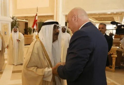 أمير الكويت يعلن رفع التمثيل الدبلوماسي مع لبنان: دعم كامل وإدانة للاعتداءات الإسرائيلية