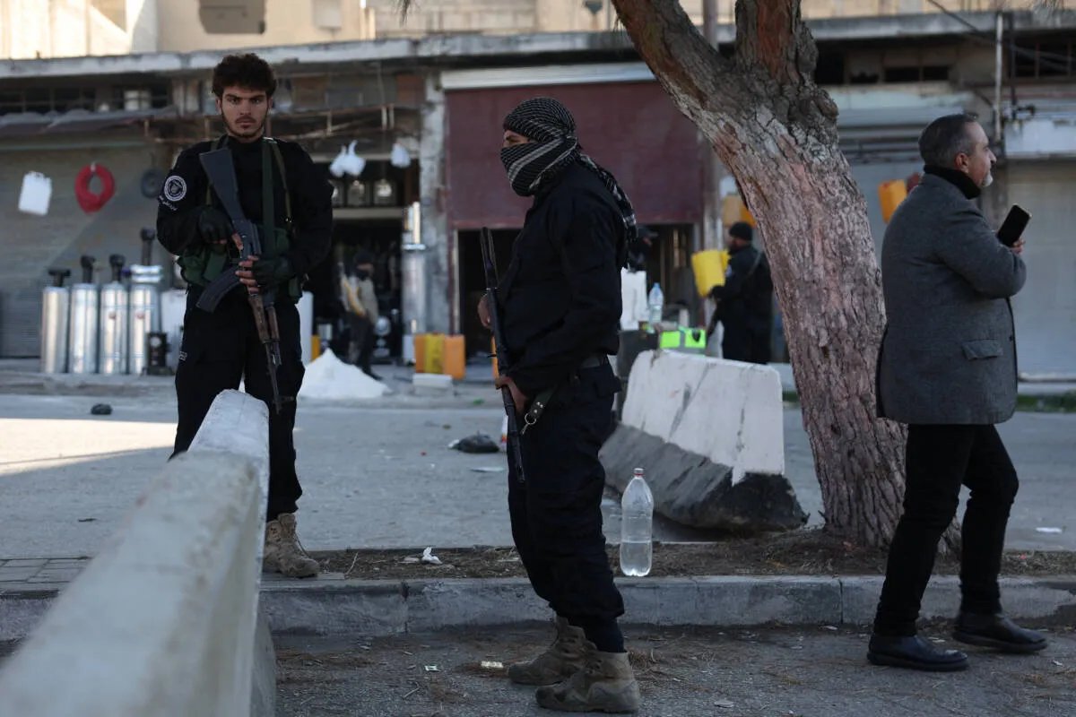 حمص تنزف: تصاعد القتل خارج القانون بحق العلويين يهدد مصالحة ما بعد الأسد