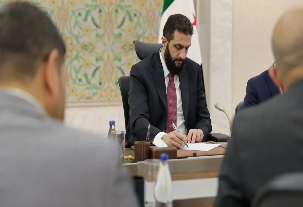 مرسوم رئاسي يرفع الحجز الاحتياطي عن 91 ألف مواطن سوري: خطوة نحو إنعاش الاقتصاد؟