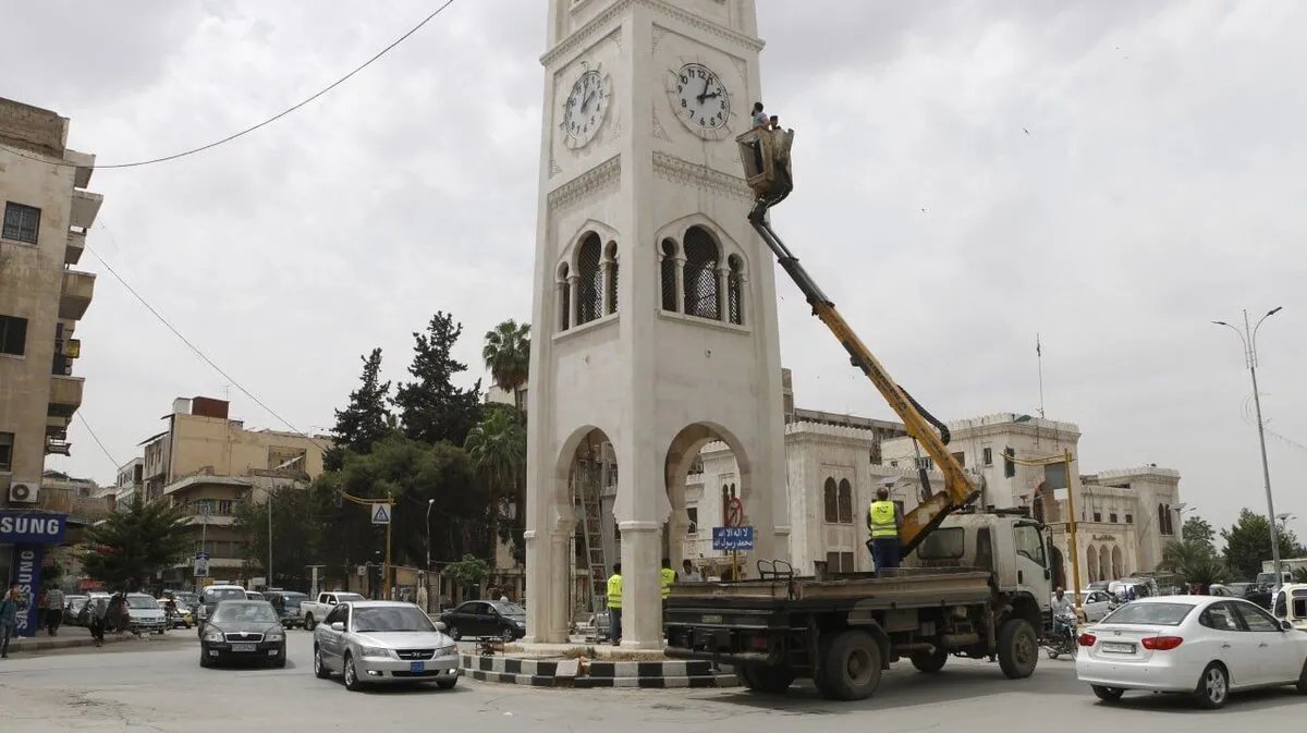 إعادة الحياة إلى معلم حماة: صيانة شاملة لبرج الساعة التاريخي