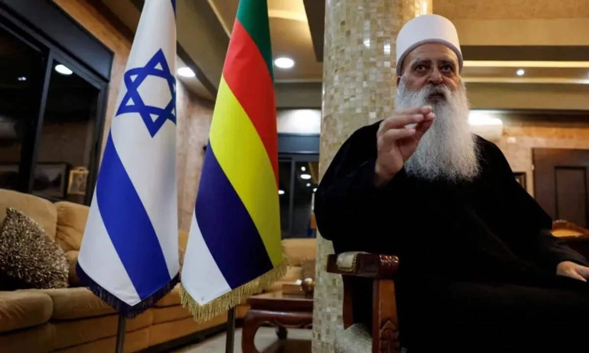 الشيخ موفق طريف يدعو الدروز في سوريا إلى الوحدة الوطنية ونبذ التدخلات الخارجية