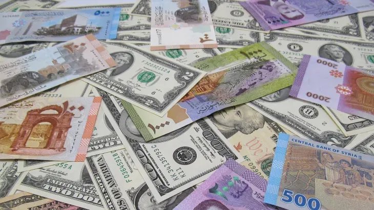 هبوط مفاجئ لليرة السورية: هل هو تعافٍ حقيقي أم فوضى المضاربات؟