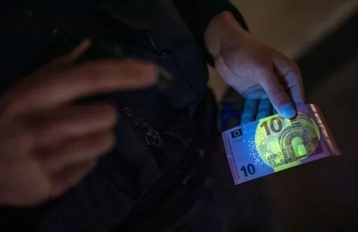 أحبطت الشرطة الألمانية محاولة رجل لشراء بضائع بنقود مزيفة طلبها عبر الإنترنت