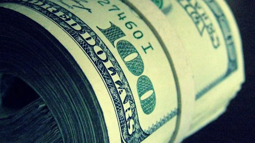 هبوط حاد في سعر الدولار بدمشق: خسائر تتجاوز 2400 ليرة خلال يوم واحد