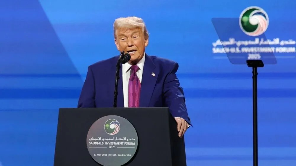 ترامب يفاجئ العالم: واشنطن تتجه نحو تطبيع العلاقات مع سوريا ورفع العقوبات!