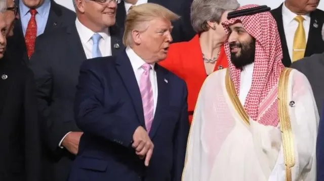 ترامب يفاجئ الجميع من الرياض: رفع العقوبات عن سوريا ولقاء تاريخي مع الرئيس الشرع