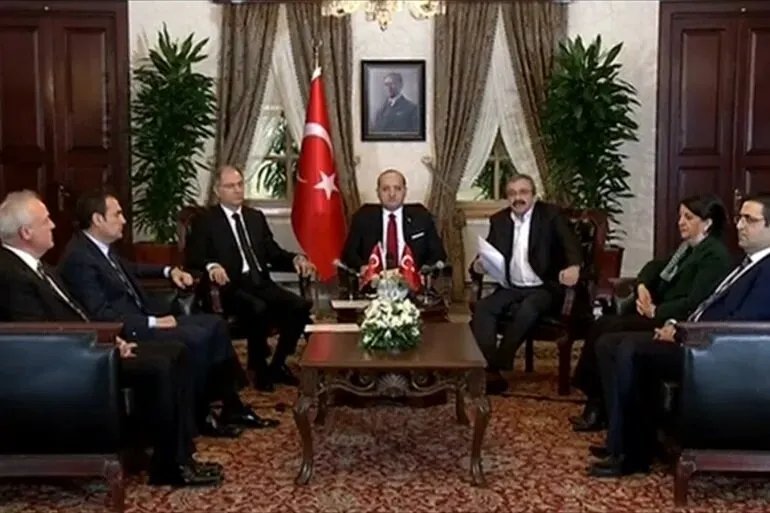 تفكك حزب العمال الكردستاني: هل يمثل نهاية النضال أم بداية مرحلة جديدة؟