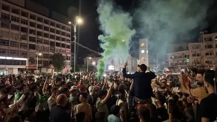 بعد رفع العقوبات: سوريون يأملون باستعادة الكرامة والعدالة قبل الخبز والكهرباء