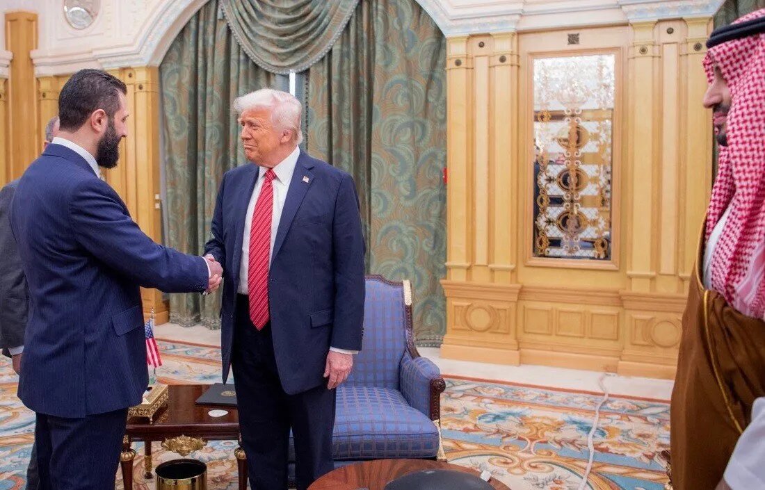 ترامب يشيد بالرئيس السوري أحمد الشرع بعد لقائهما التاريخي في الرياض