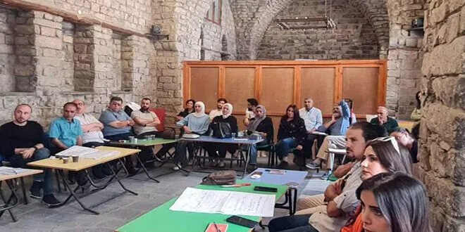 مشروع "كرفان سوري" يحلّ في حمص بعد محطته الأولى في إدلب لتعزيز الحوار المجتمعي