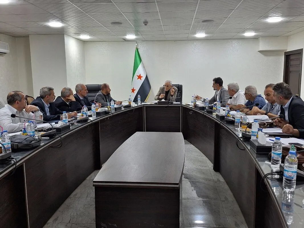 حاكم مصرف سوريا المركزي يعِد بحل قريب لأزمة السيولة ويدعو لتفعيل الدفع الإلكتروني