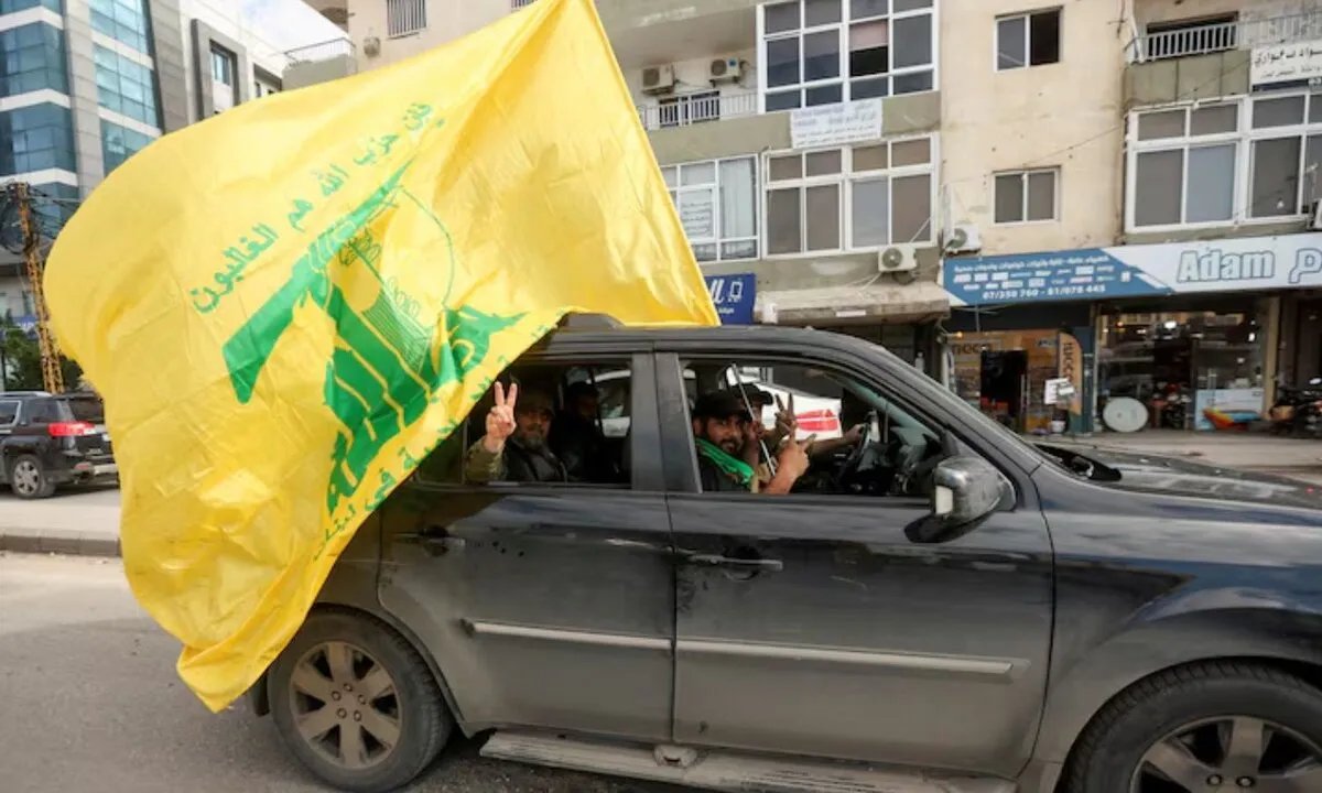 حزب الله يربط نزع سلاحه بانسحاب إسرائيل ووقف الغارات: شروط جديدة للمحادثات مع الرئاسة اللبنانية