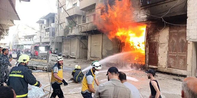 حريق هائل في عربين: إصابات خطيرة في سيارة ومستودع وقود