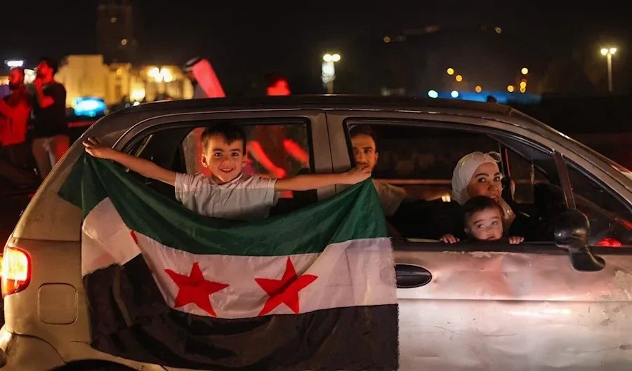 رفع العقوبات عن سوريا: هل تتحسن معيشة السوريين قريبًا؟ خبراء يجيبون