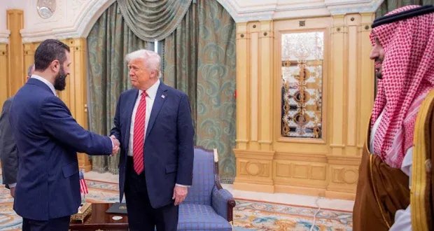 ترامب يضع خارطة طريق جديدة لسوريا: رفع العقوبات مقابل التطبيع والسلام مع إسرائيل