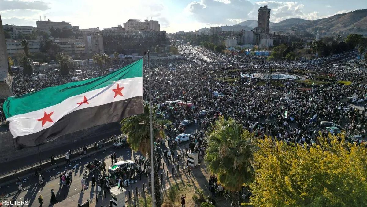 سوريا تحت وطأة العقوبات: نصف قرن من القيود وتأثيراتها المدمرة على الاقتصاد والإنسان