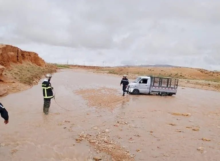 الجزائر: مصرع وإصابة العشرات في حوادث مرورية ناجمة عن تقلبات جوية