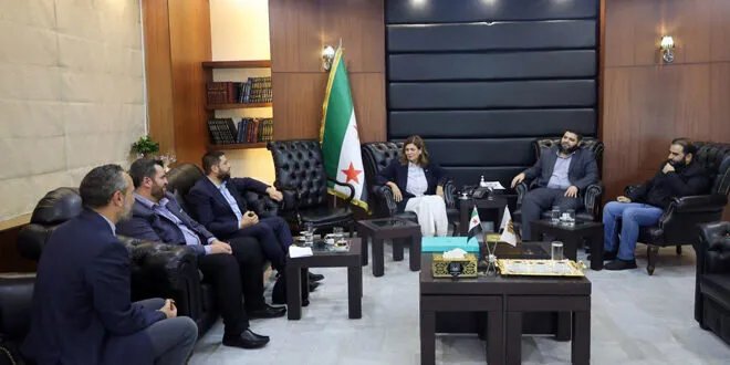 وزيرة الشؤون الاجتماعية ومحافظ ريف دمشق يتفقان على خطة لتعزيز الاستقرار المجتمعي ودعم الجمعيات الخيرية