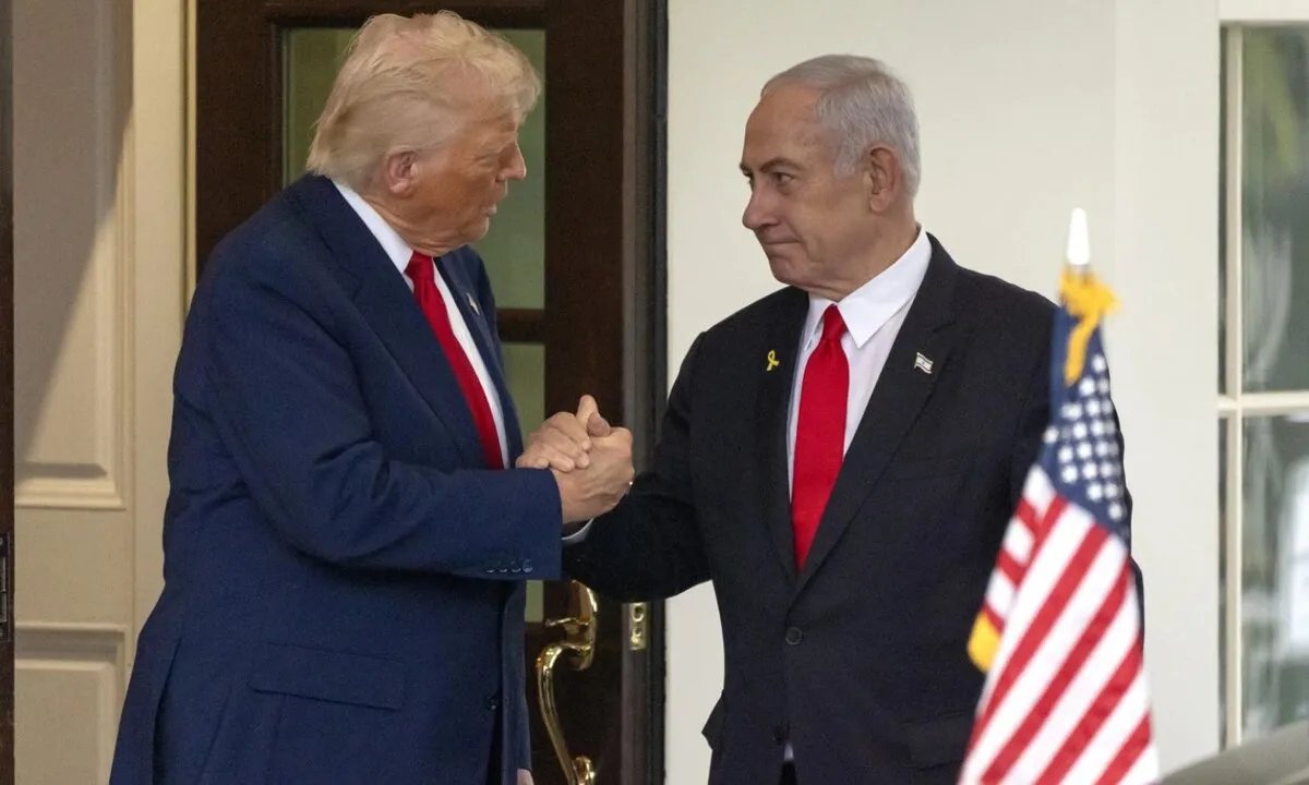 ترامب يتوسط لحل التوتر التركي الإسرائيلي في سوريا: هل تنجح الوساطة الأمريكية؟