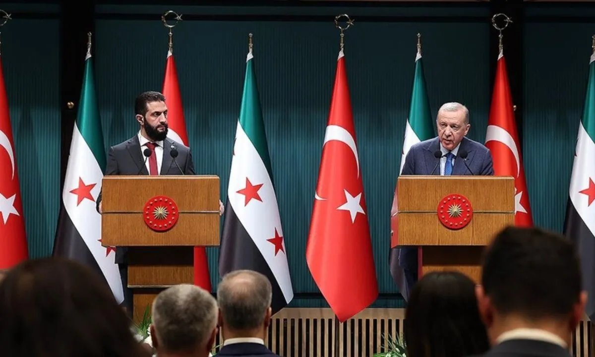 الرئيس الشرع يبدأ جولة خليجية وتركية لحشد الدعم ورفع العقوبات عن سوريا