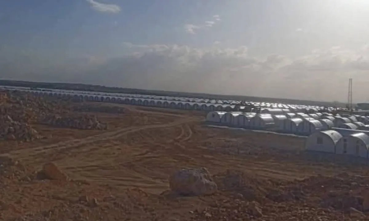 حقيقة بناء مخيمات في حلب: هل تستقبل نازحين من غزة أم مهجرين سوريين؟