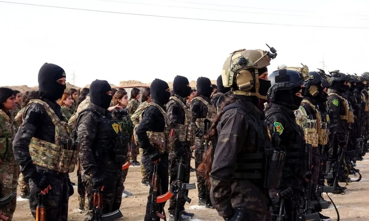 حملة أمنية مكثفة لقوات سوريا الديمقراطية ضد تنظيم الدولة في دير الزور واعتقال عناصر