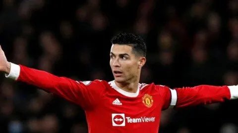 كريستيانو رونالدو يتربع على عرش الرياضيين الأعلى أجراً في العالم للعام الثالث على التوالي