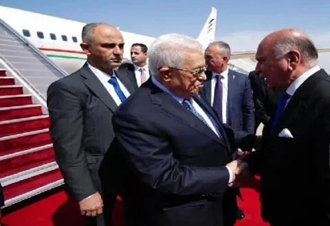 قمة بغداد: وصول قادة عرب وغياب آخرين وسط ترقب لملفات ساخنة تتصدرها القضية الفلسطينية