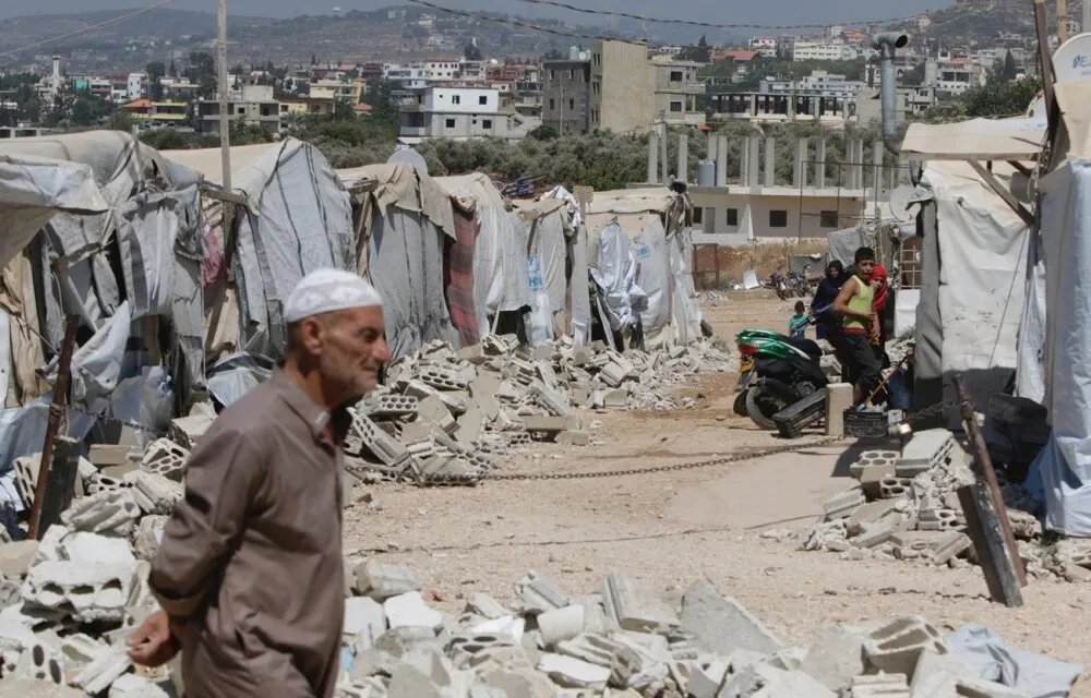 ترحيل قسري وانتهاكات بحق لاجئين سوريين في لبنان: تفاصيل مروعة يكشفها تقرير حقوقي