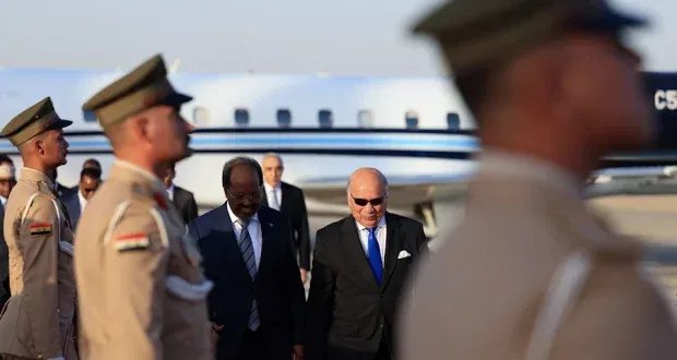 قمة بغداد: محاولة لتوحيد الصف العربي في مواجهة الأزمات الإقليمية