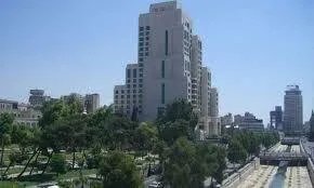 من الازدهار إلى الانهيار: كيف خسرت سوريا استثمارات الخليج ومستقبلها الاقتصادي؟