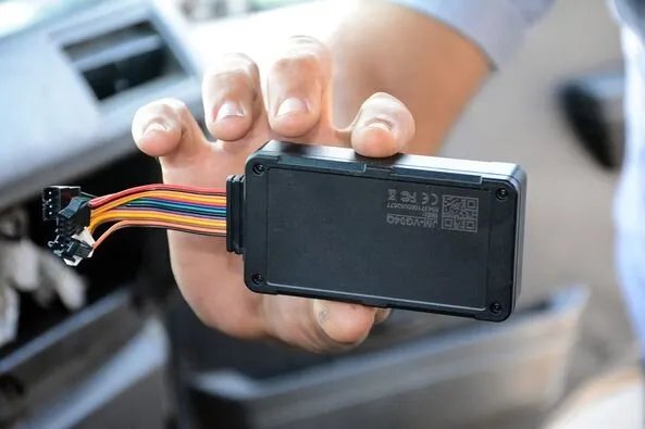 تحذير حكومي لمزودي خدمات تتبع المركبات غير المرخصة في سوريا