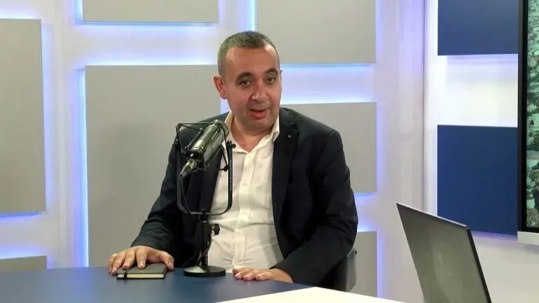 تركيا تعتقل ناشطًا سوريًا بارزًا بتهمة تهديد الأمن القومي: هل تستهدف أنقرة المدافعين عن حقوق السوريين؟