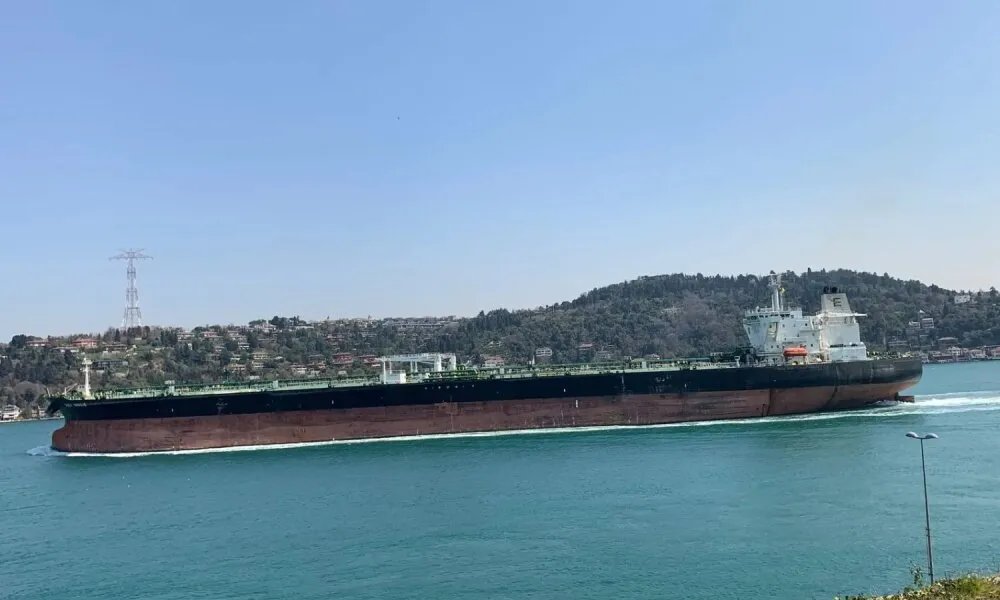 روسيا تعزز إمدادات الطاقة لسوريا: شحنات نفطية ضخمة تصل إلى طرطوس وبانياس