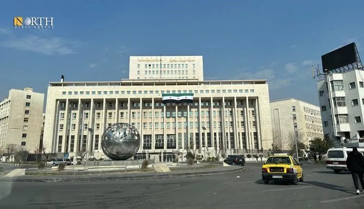 مصرف سوريا المركزي يتلقى عروضًا دولية لطباعة عملة جديدة: هل نشهد تغييرًا في شكل الليرة؟