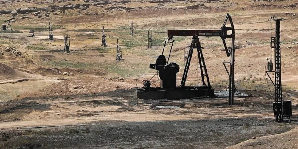 اتفاق بين دمشق و"قسد": ما مصير حقول النفط والغاز في شمال شرق سوريا؟