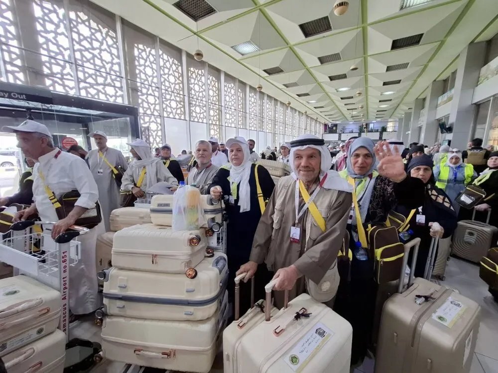 من دمشق إلى مكة: انطلاق أولى رحلات الحج لموسم 1446هـ وسط استعدادات مكثفة
