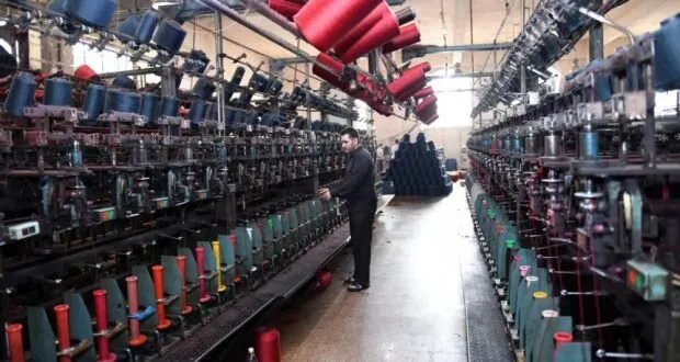 خبراء: رفع العقوبات يفتح آفاقًا للاقتصاد السوري ويدعو إلى استثمارات جاذبة