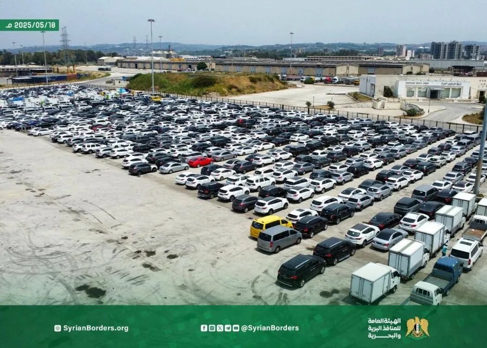 انتعاش التجارة: ميناء طرطوس يستقبل شحنة ضخمة من السيارات الكورية الجنوبية