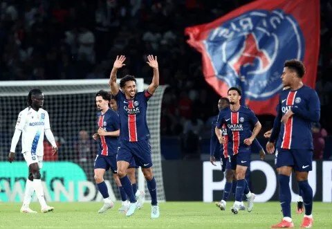 باريس سان جيرمان يختتم الدوري الفرنسي بفوز كبير على أوكسير وتتويج مستحق