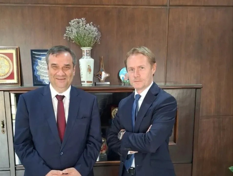 فرنسا وسوريا تبحثان التعاون الاقتصادي: لقاء بين القائم بأعمال السفارة الفرنسية وحاكم مصرف سوريا المركزي