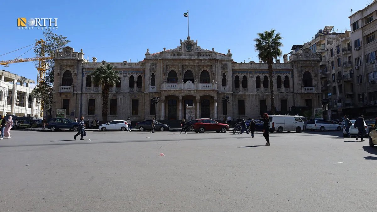 خبير اقتصادي ينتقد غياب الرؤية: الاقتصاد السوري يعتمد سياسة 'إطفاء الحرائق' بدلاً من التخطيط